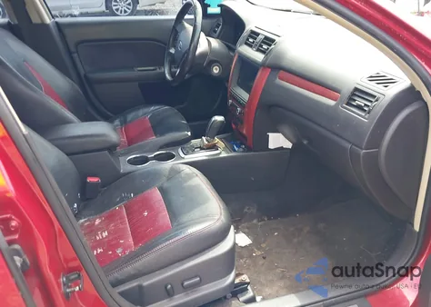 2011 Ford Fusion Sport z USA, uszkodzony, nr VIN 3FAHP0DC2BR124167